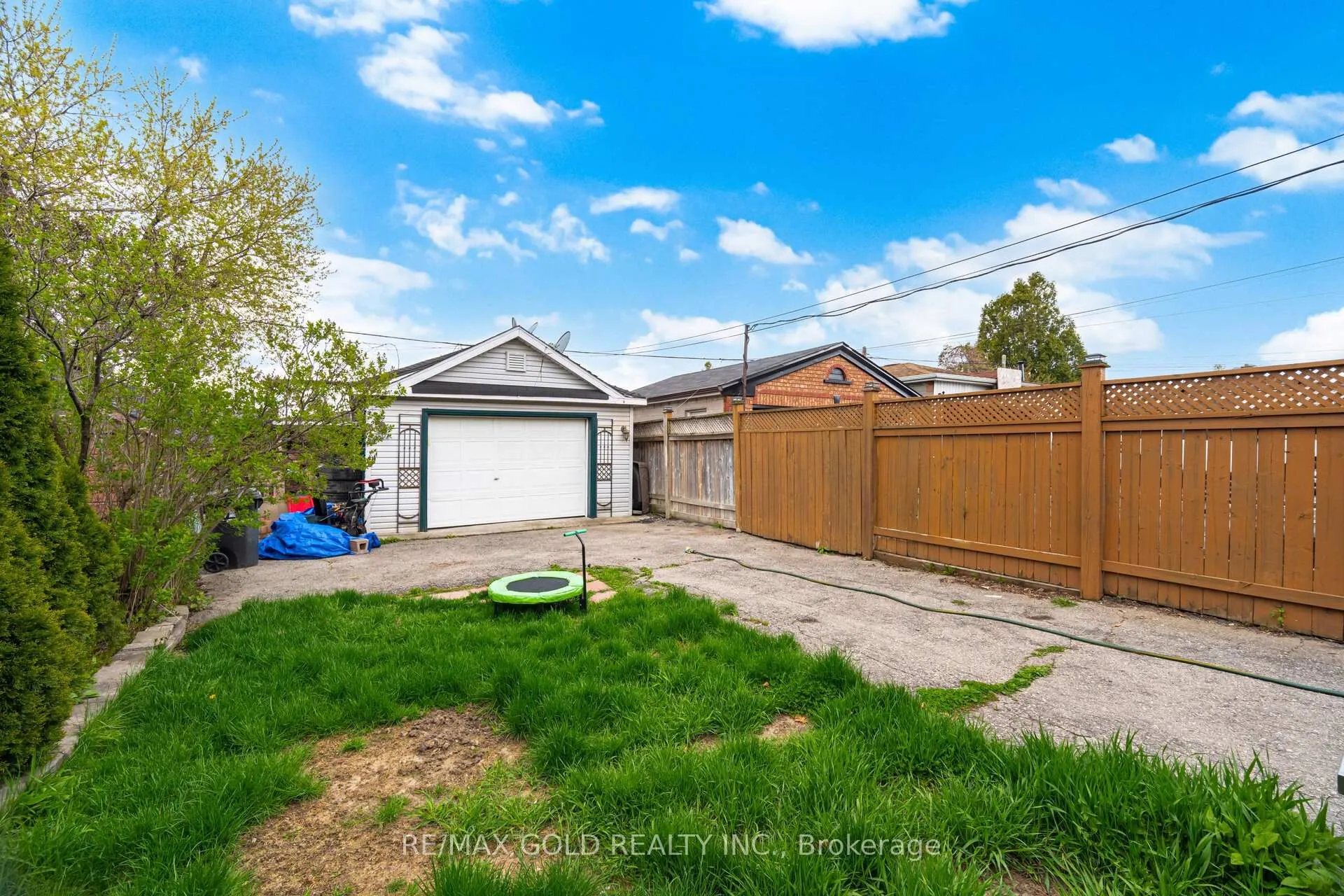 Photo 17 of 27 Aileen Avenue, Toronto, Keelesdale-Eglinton West — HOMEH