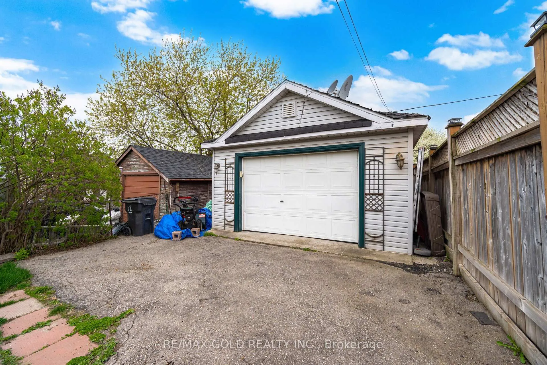 Photo 20 of 27 Aileen Avenue, Toronto, Keelesdale-Eglinton West — HOMEH