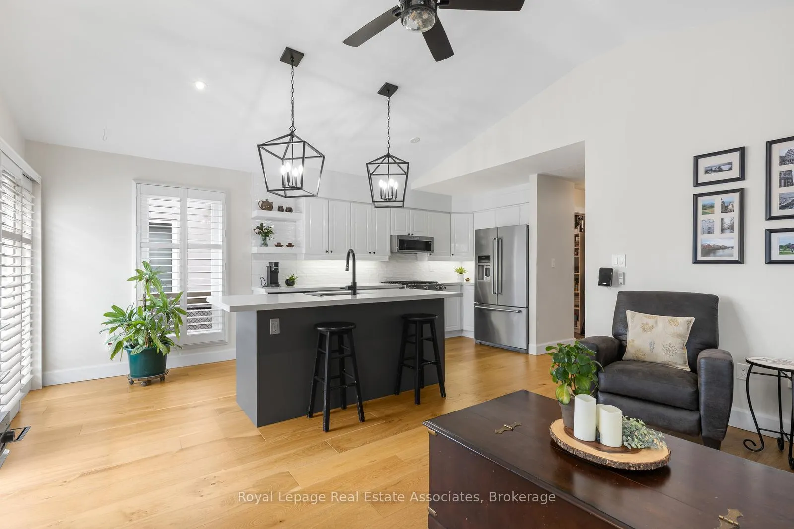 Photo 8 of 1818 Bridlington Court, Mississauga, Meadowvale Village — HOMEH