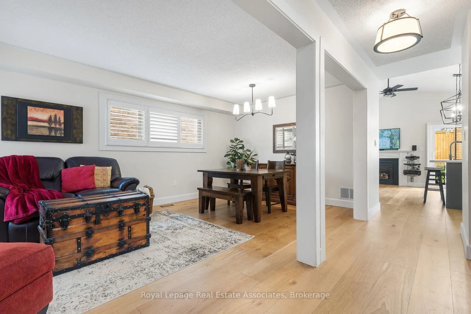 Photo 13 of 1818 Bridlington Court, Mississauga, Meadowvale Village — HOMEH