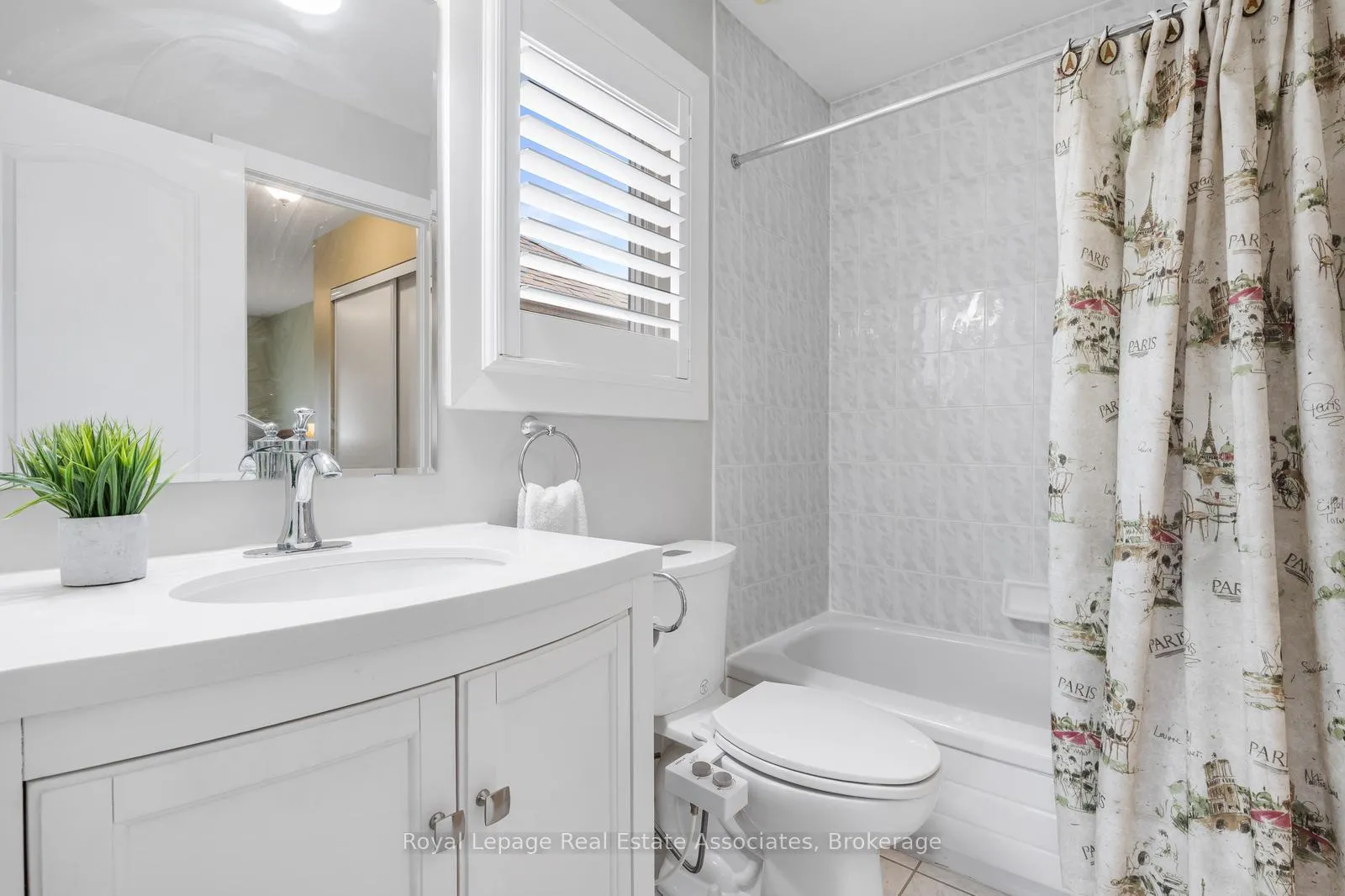 Photo 32 of 1818 Bridlington Court, Mississauga, Meadowvale Village — HOMEH