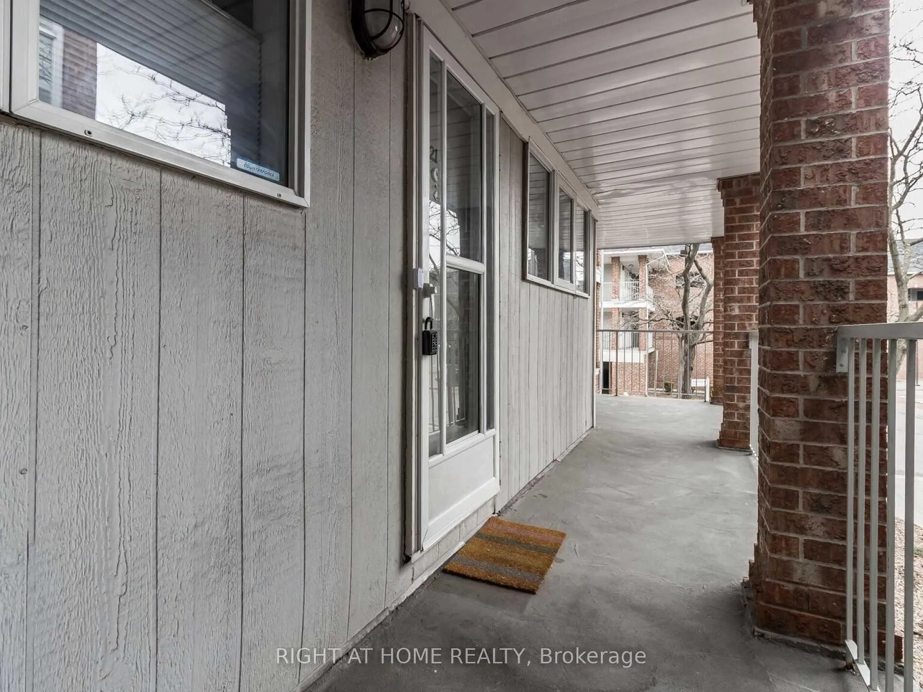 Photo 2 of Unit 215, 101 Bristol Road E, Mississauga, Hurontario — HOMEH