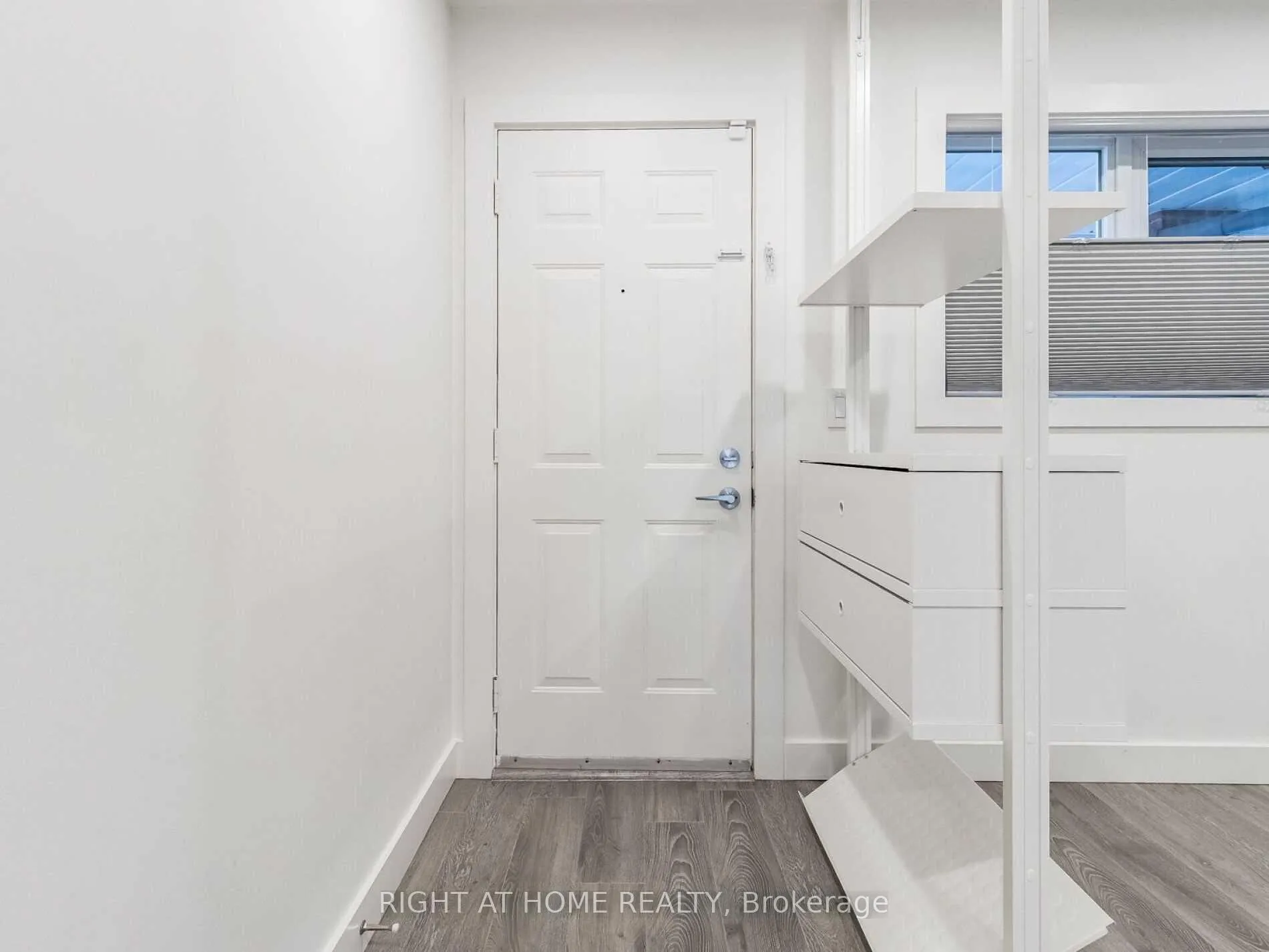 Photo 5 of Unit 215, 101 Bristol Road E, Mississauga, Hurontario — HOMEH