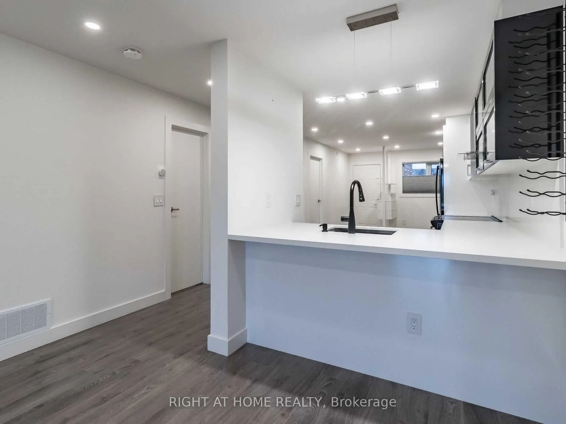 Photo 18 of Unit 215, 101 Bristol Road E, Mississauga, Hurontario — HOMEH