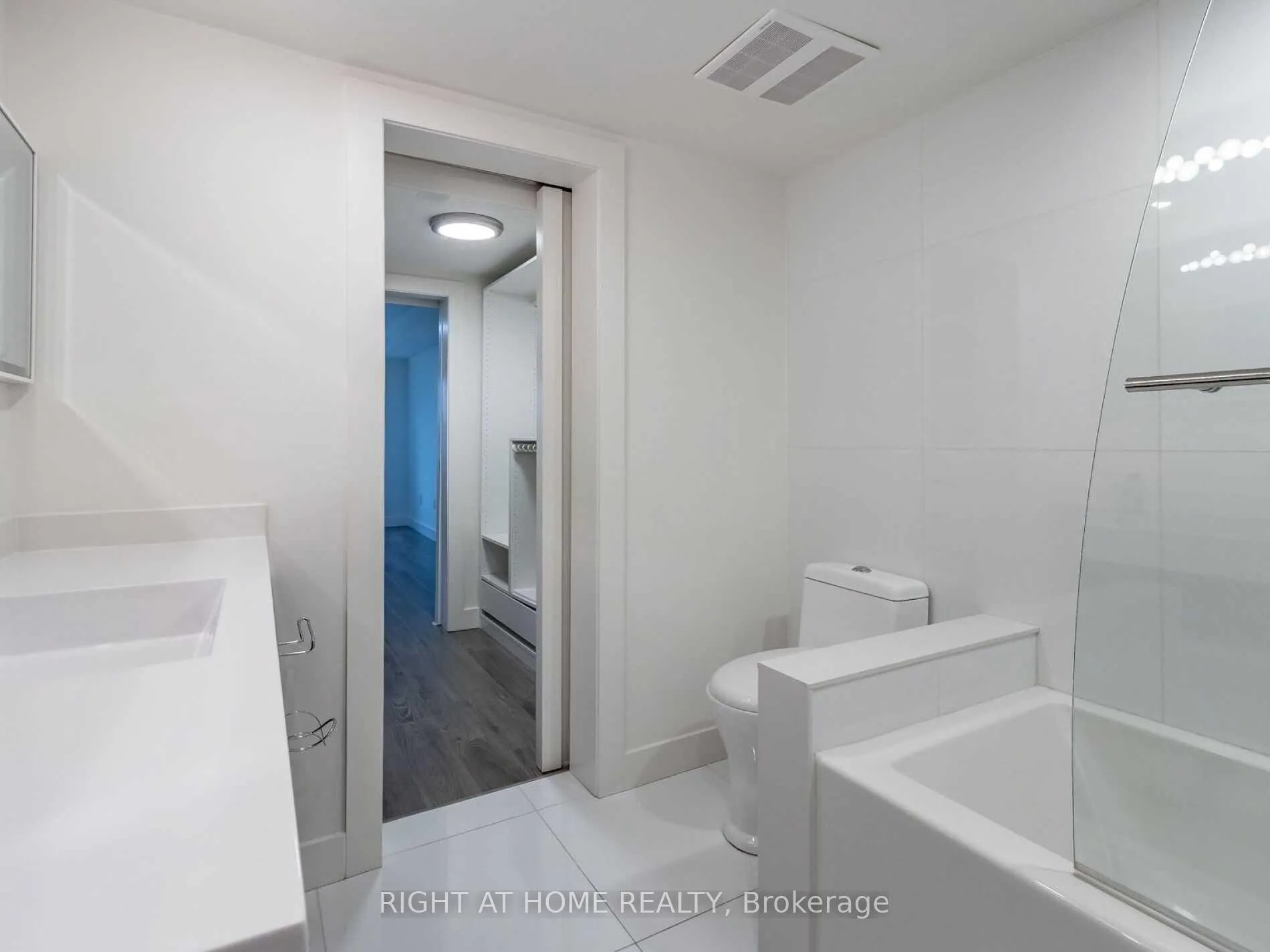 Photo 27 of Unit 215, 101 Bristol Road E, Mississauga, Hurontario — HOMEH