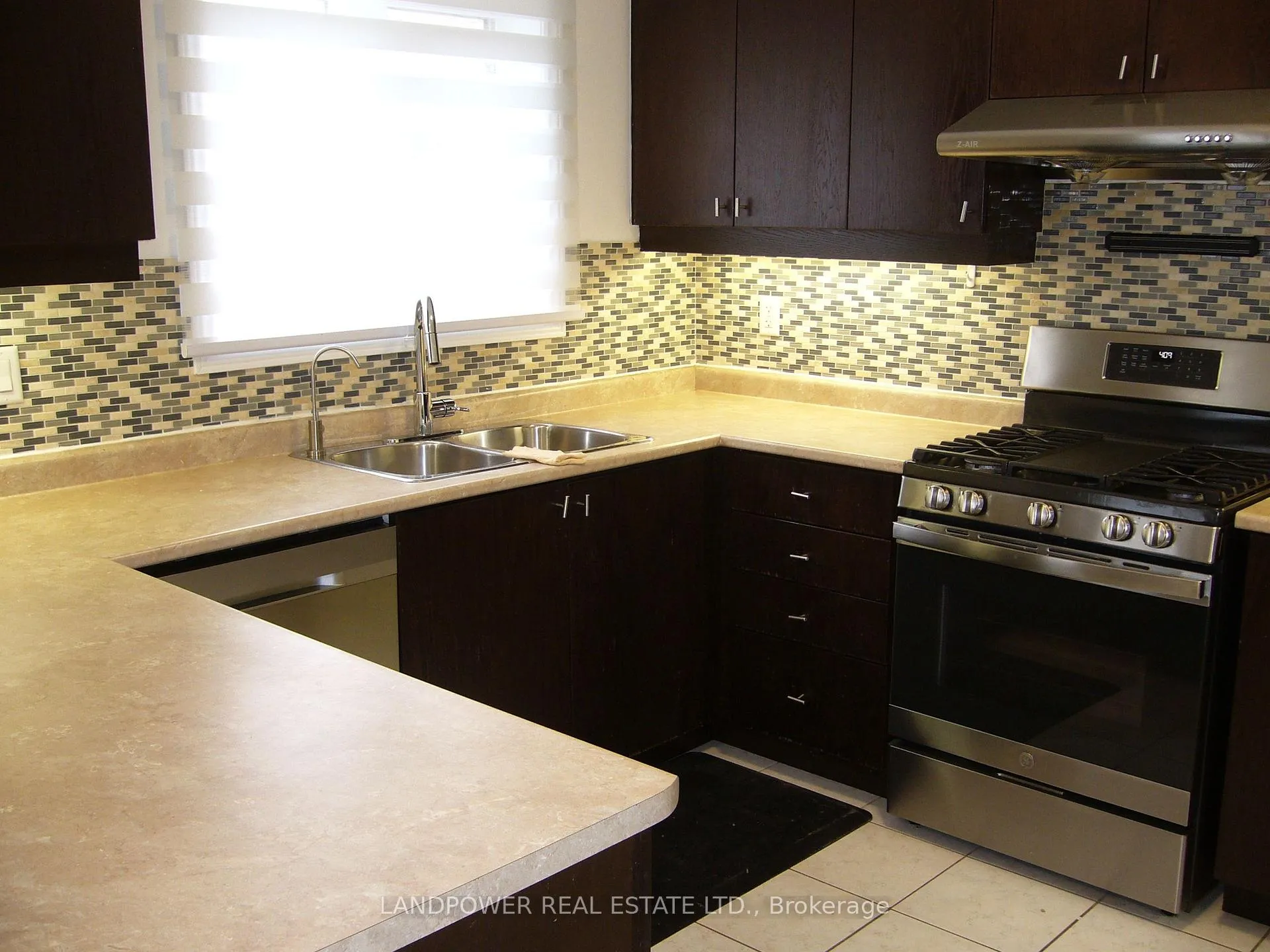 Photo 6 of 24 Hammersly Boulevard, Markham, Wismer — HOMEH