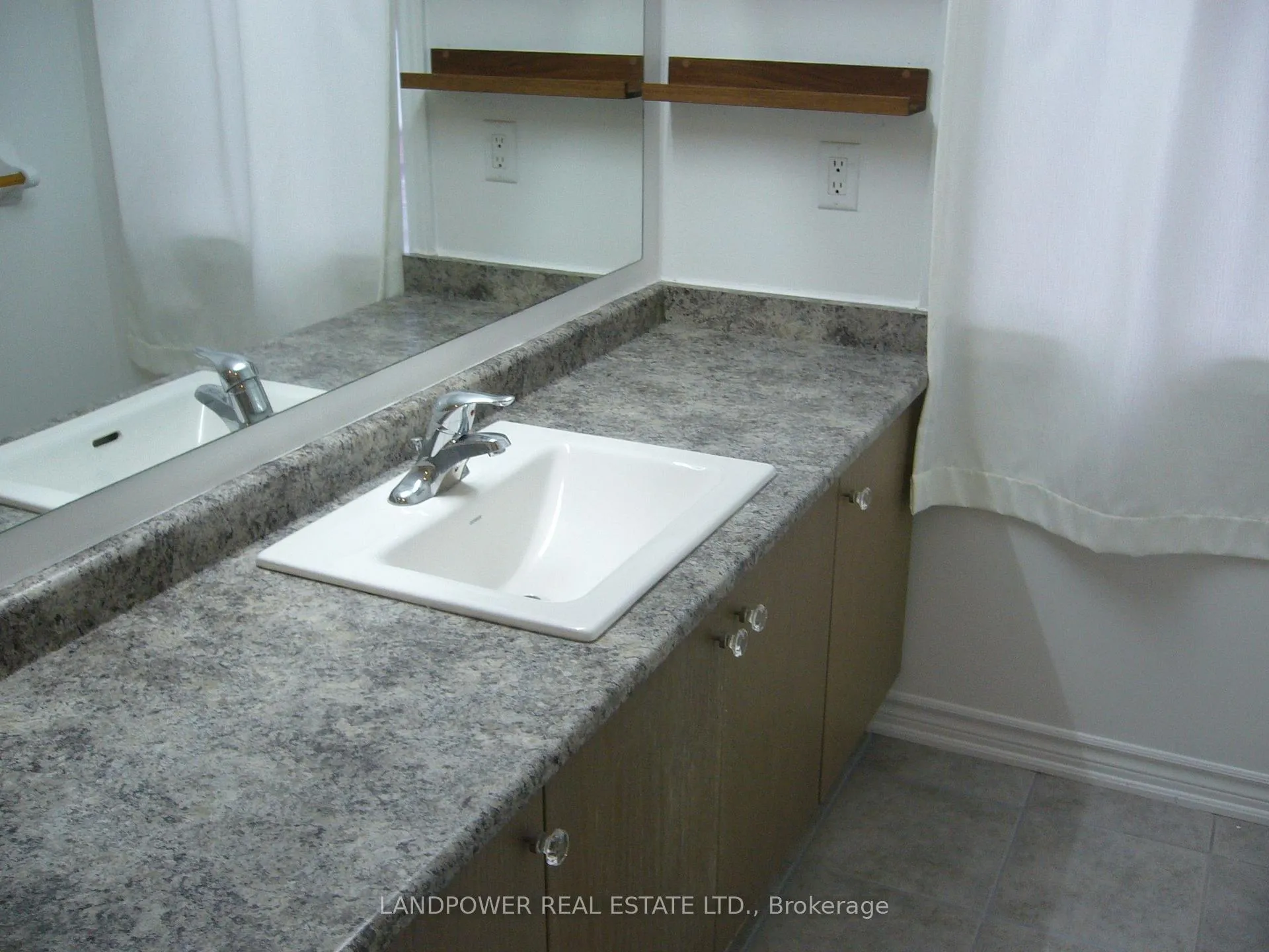 Photo 12 of 24 Hammersly Boulevard, Markham, Wismer — HOMEH