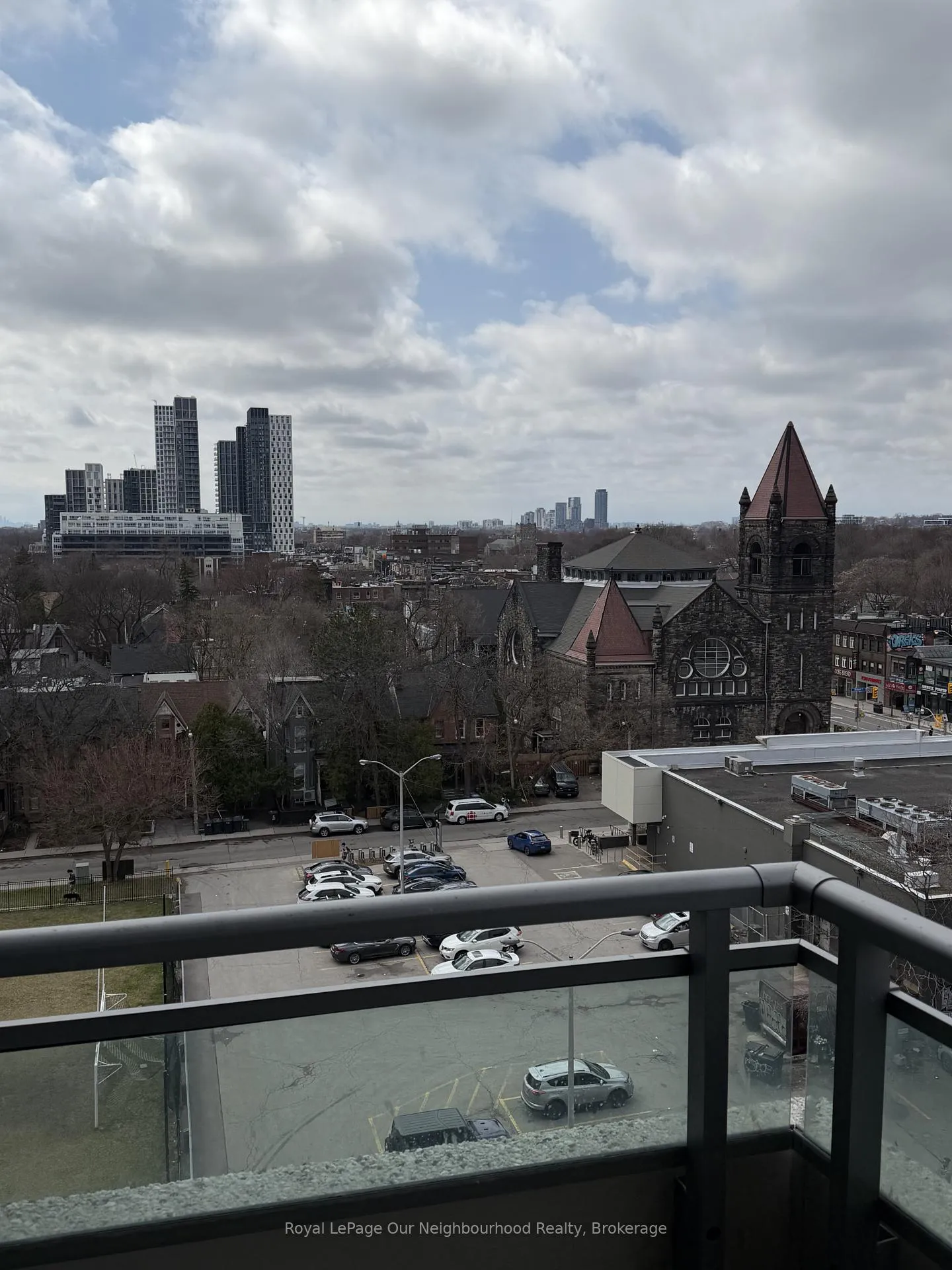 Photo 4 of Unit 806, 736 Spadina Avenue, Toronto, University — HOMEH