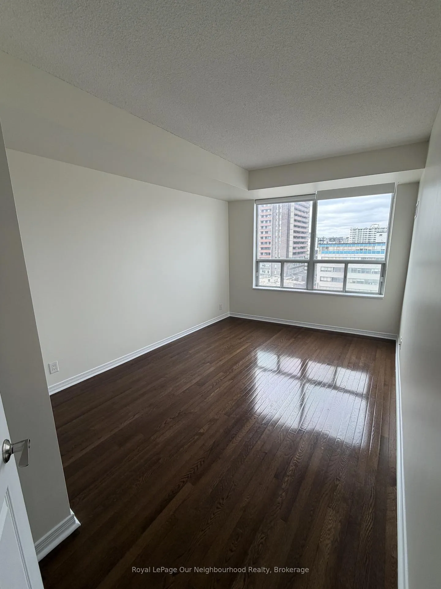 Photo 6 of Unit 806, 736 Spadina Avenue, Toronto, University — HOMEH