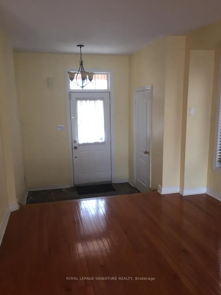 Photo 2 of Unit Upper, 58 Sewells Lane, Brampton, Fletcher's Meadow — HOMEH