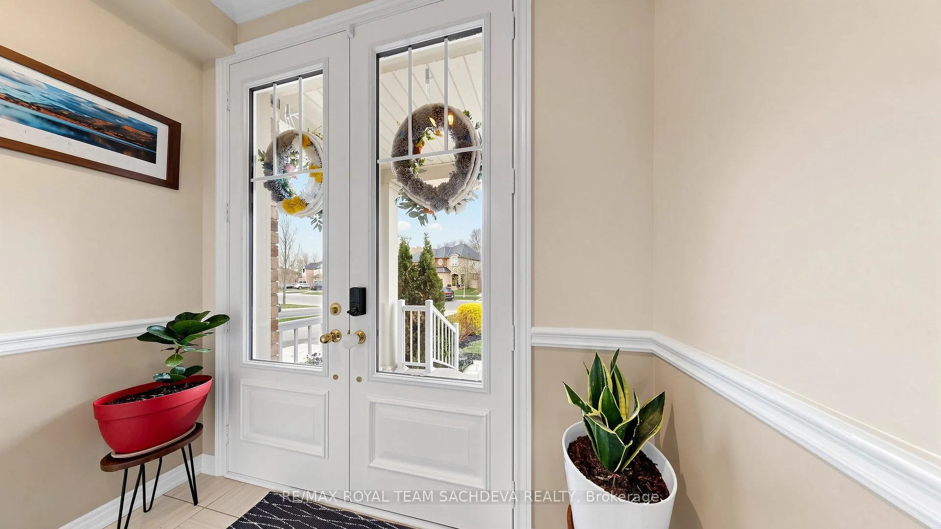 Photo 3 of 7 Woolacott Lane, Clarington, Bowmanville — HOMEH
