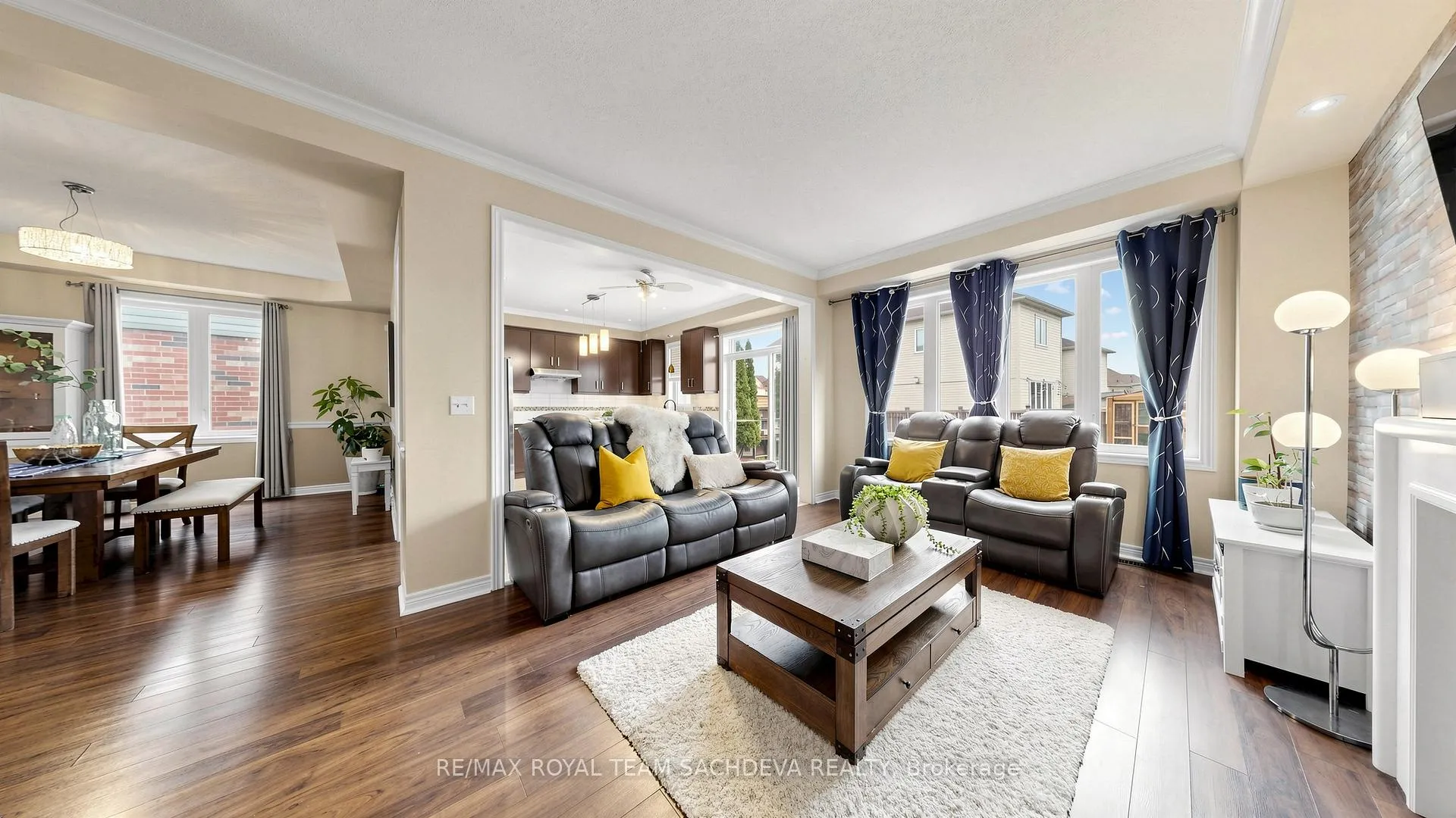 Photo 6 of 7 Woolacott Lane, Clarington, Bowmanville — HOMEH