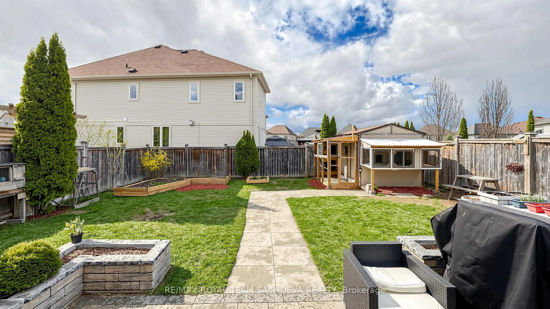 Photo 39 of 7 Woolacott Lane, Clarington, Bowmanville — HOMEH