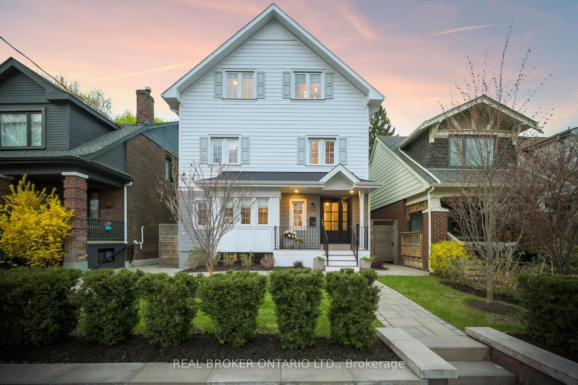 Photo 2 of 39 Bowmore Road, Toronto, Woodbine Corridor — HOMEH