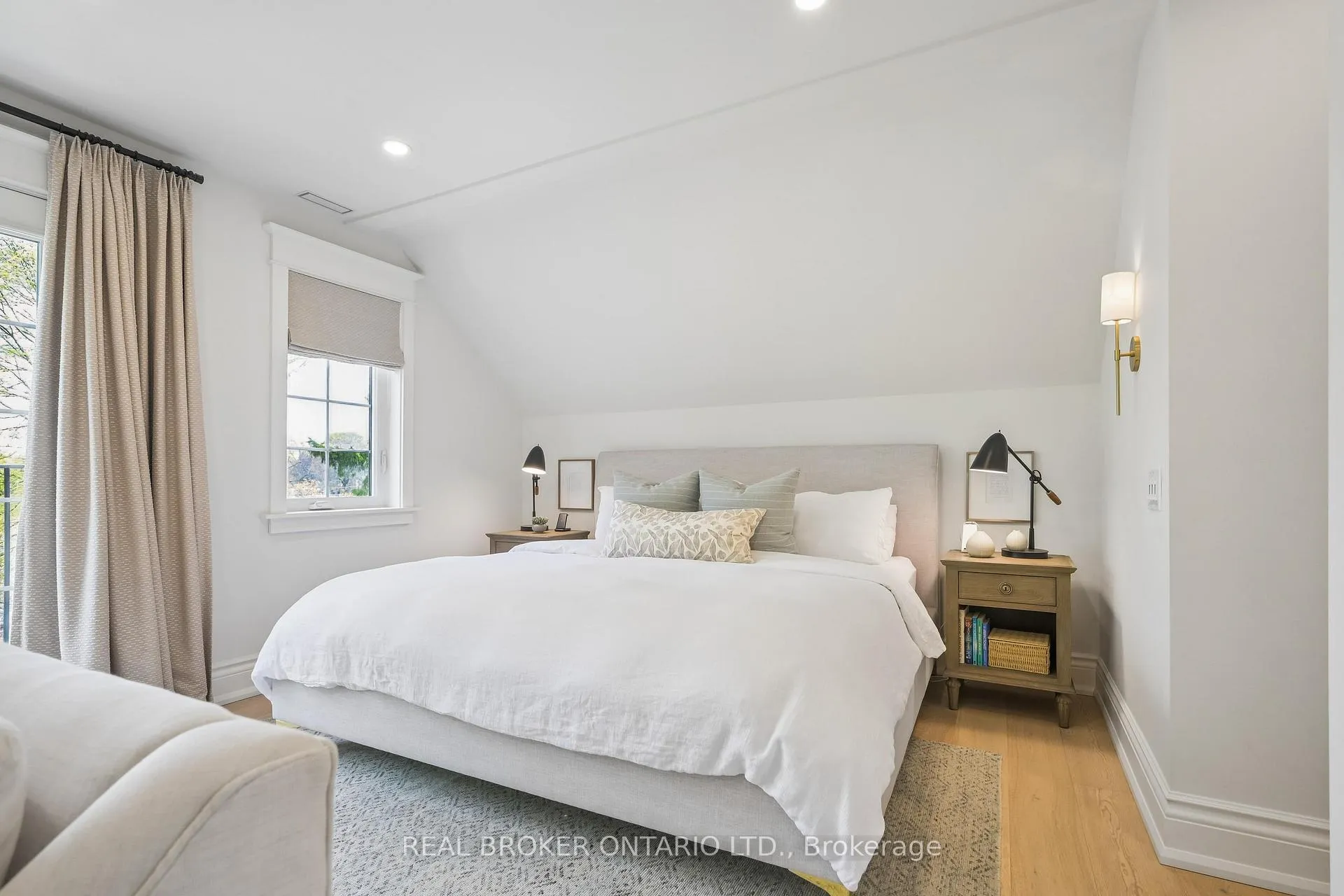 Photo 24 of 39 Bowmore Road, Toronto, Woodbine Corridor — HOMEH