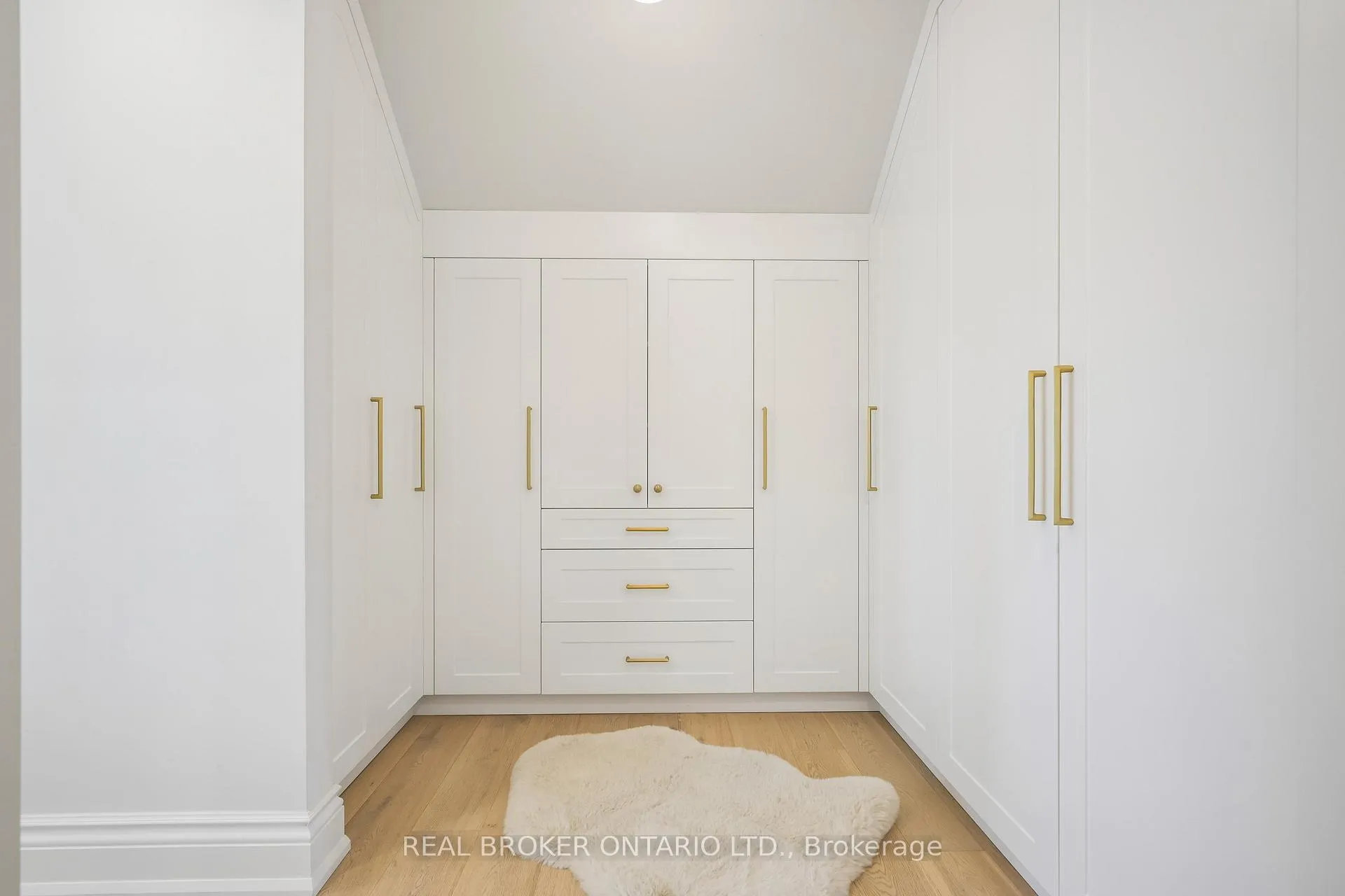 Photo 26 of 39 Bowmore Road, Toronto, Woodbine Corridor — HOMEH