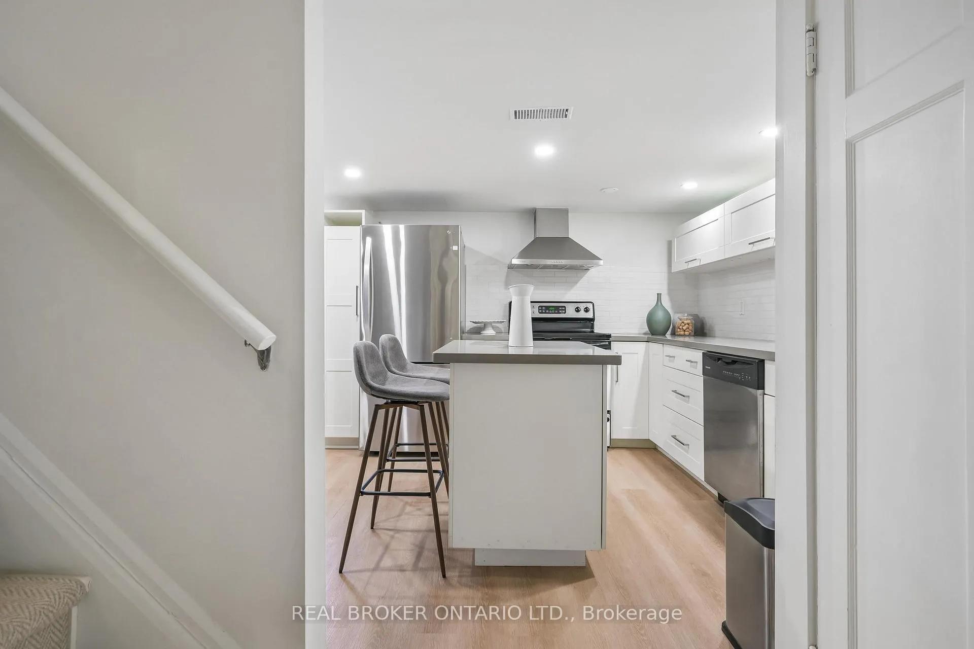 Photo 31 of 39 Bowmore Road, Toronto, Woodbine Corridor — HOMEH