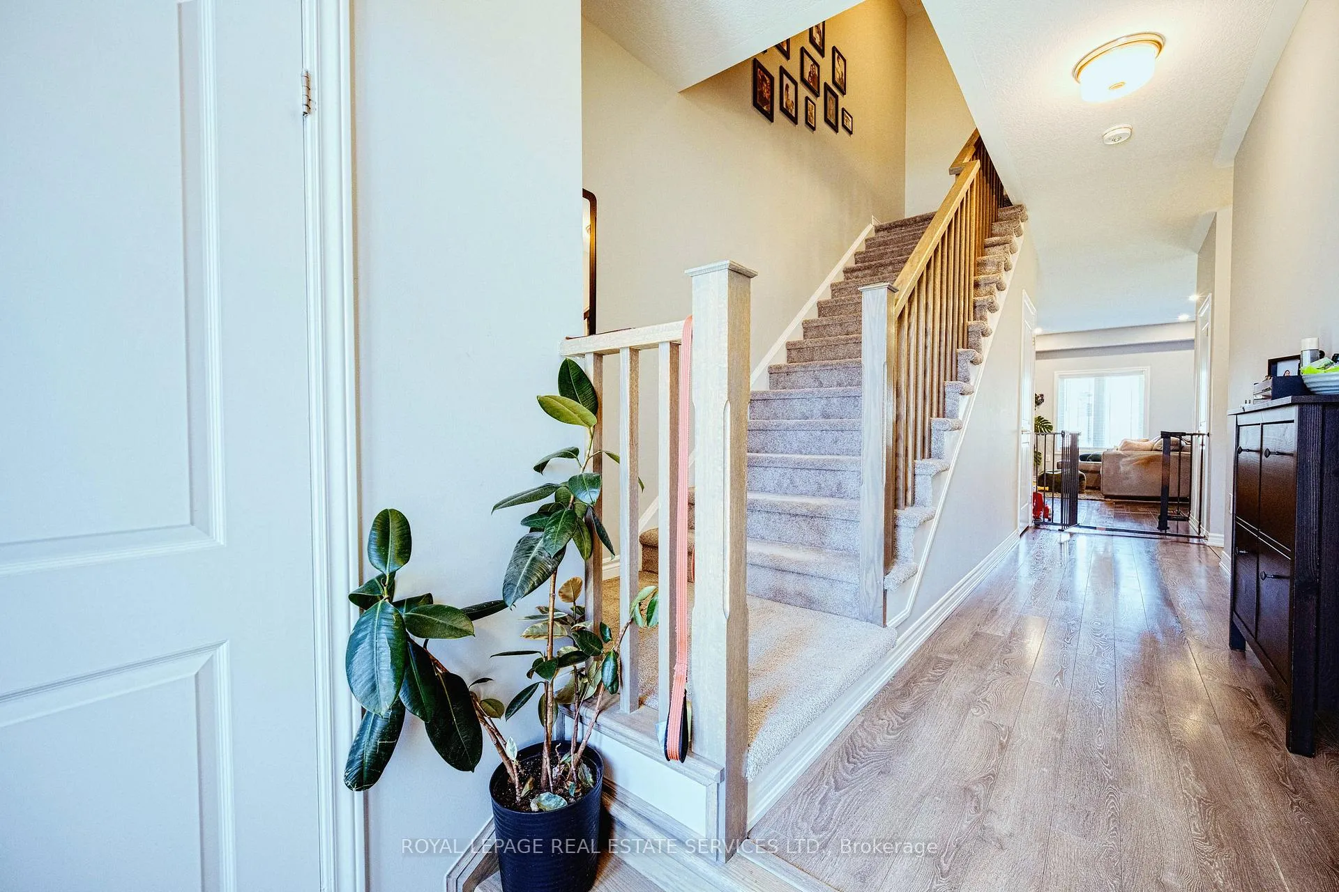 Photo 4 of 24 Copeman Avenue, Brantford — HOMEH