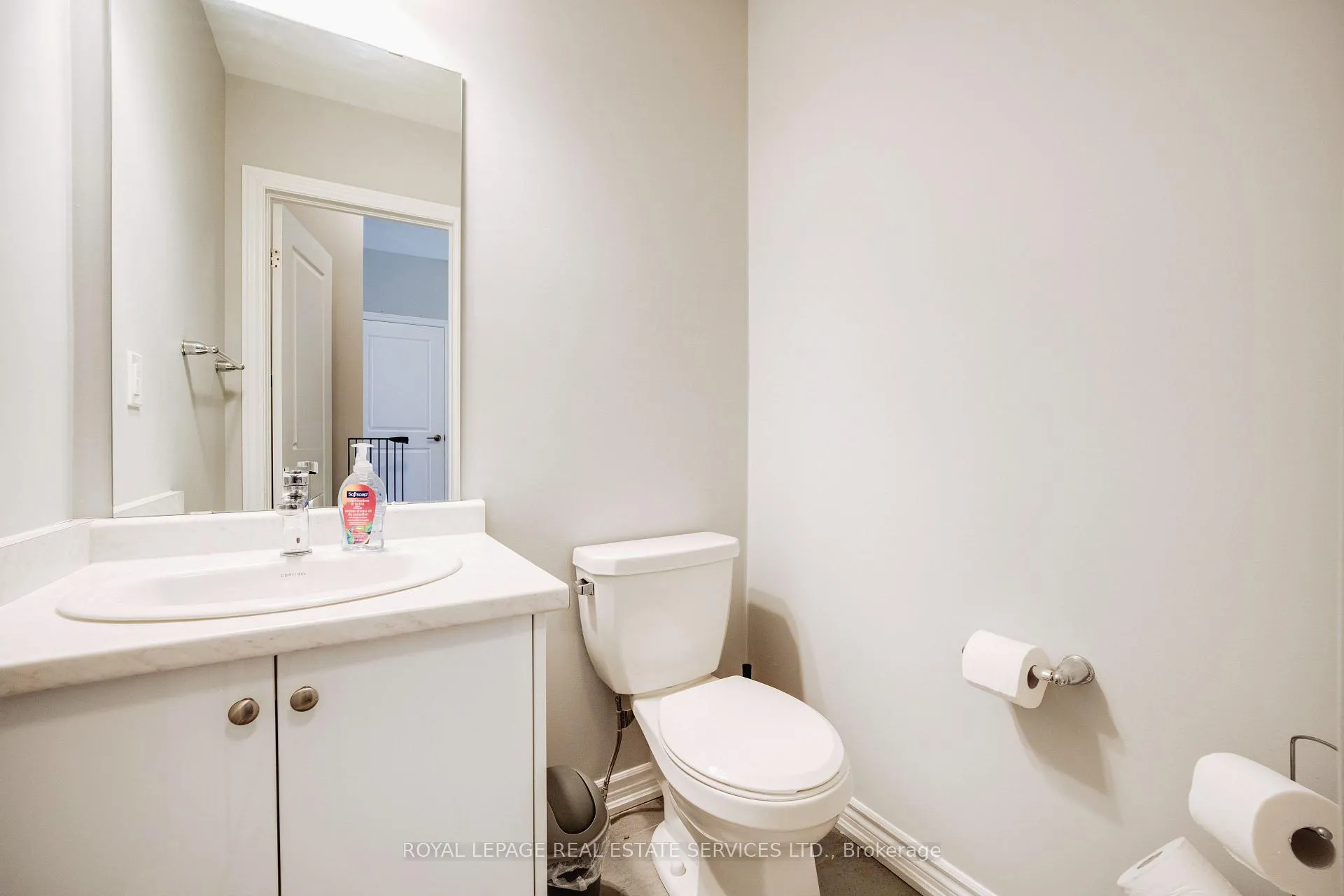 Photo 6 of 24 Copeman Avenue, Brantford — HOMEH