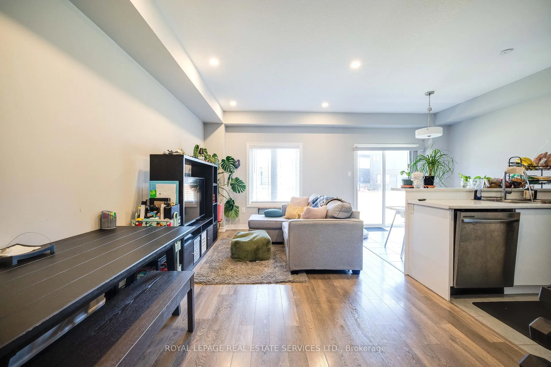 Photo 7 of 24 Copeman Avenue, Brantford — HOMEH