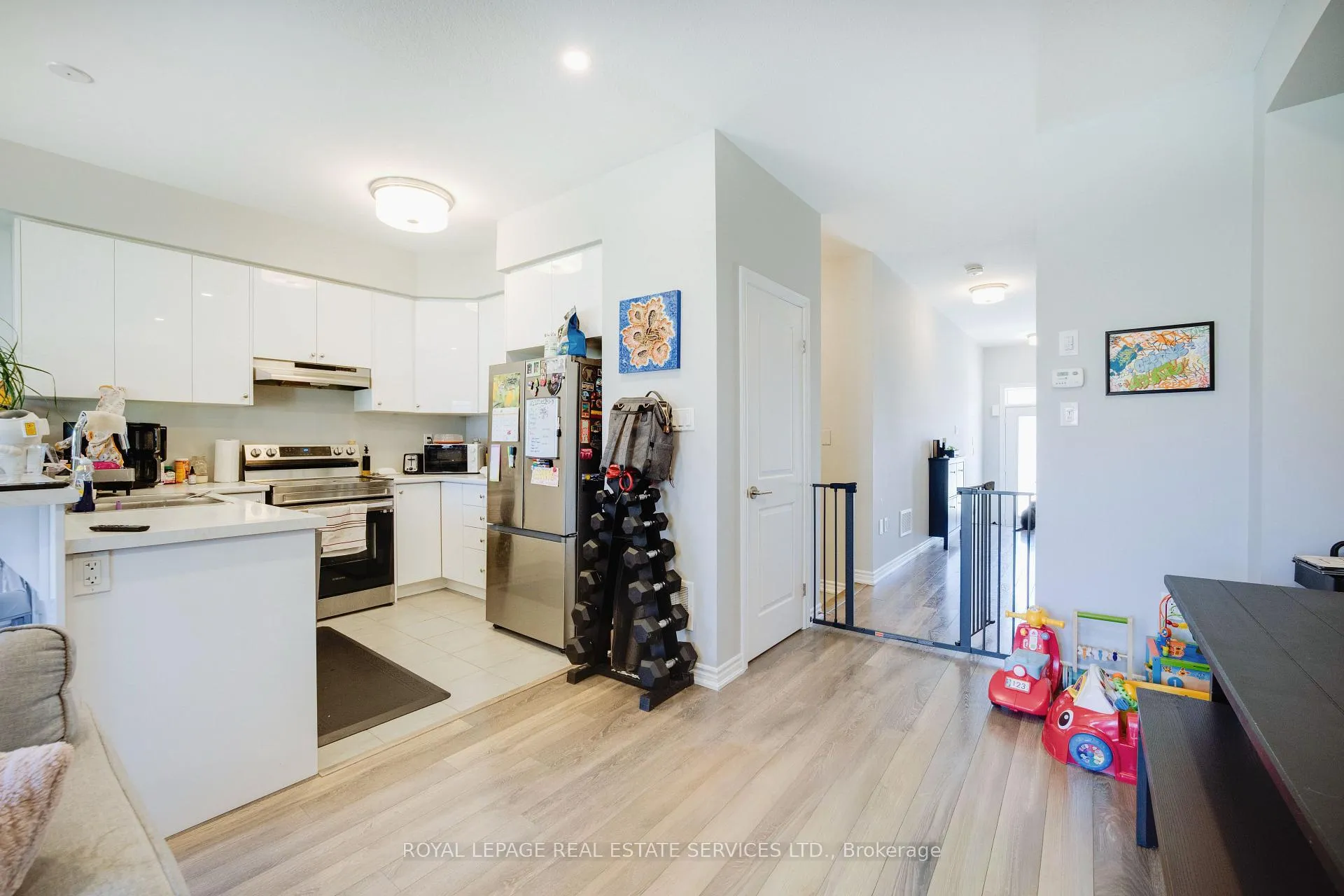 Photo 8 of 24 Copeman Avenue, Brantford — HOMEH