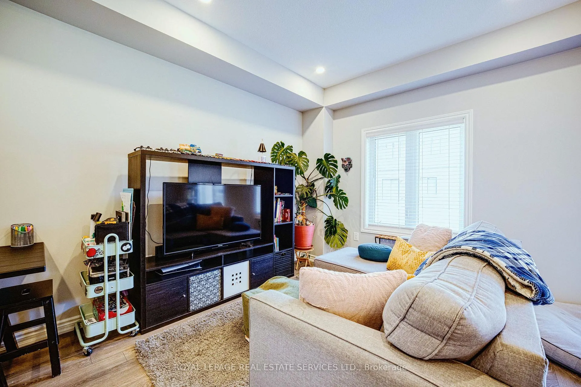 Photo 10 of 24 Copeman Avenue, Brantford — HOMEH