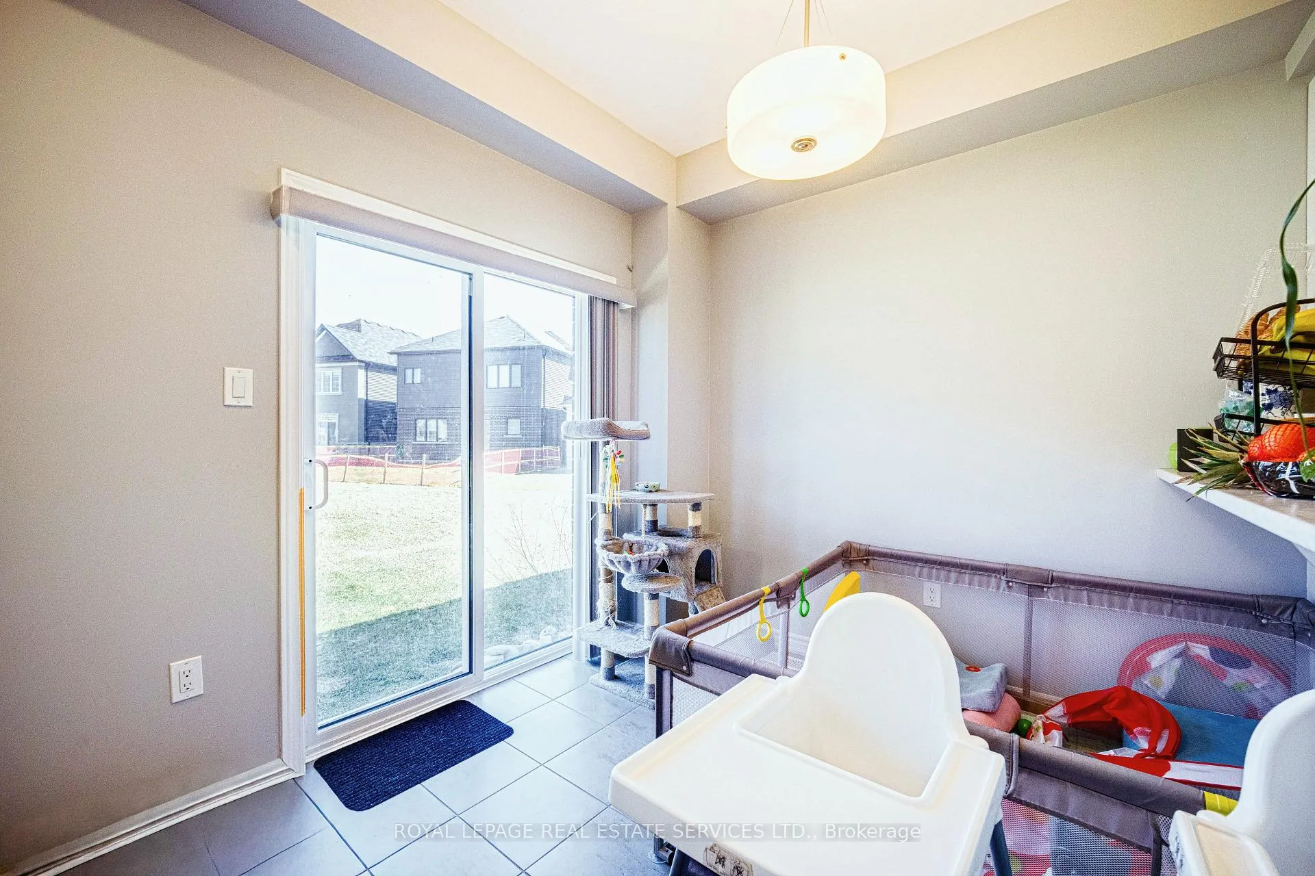 Photo 12 of 24 Copeman Avenue, Brantford — HOMEH
