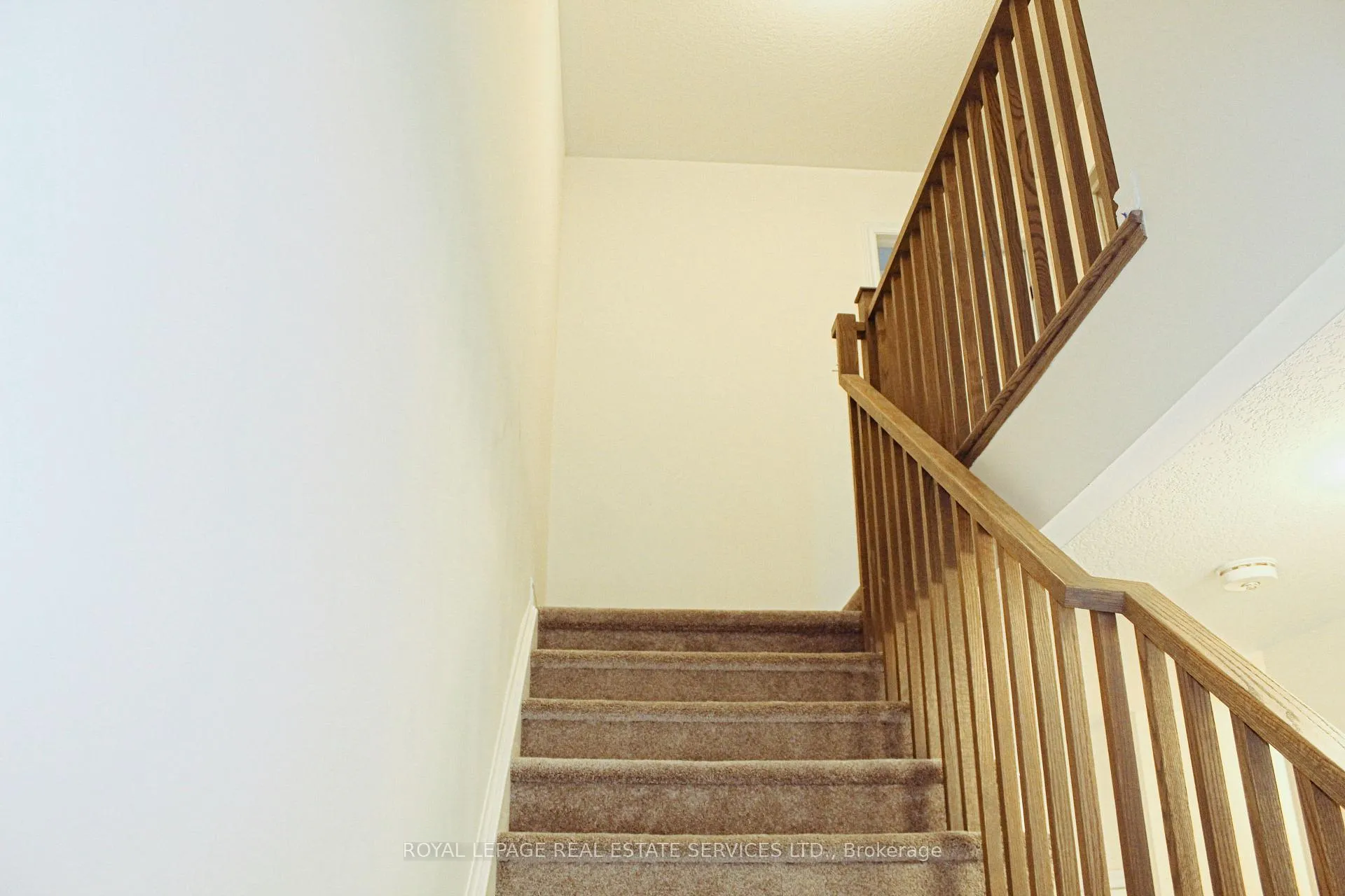 Photo 13 of 24 Copeman Avenue, Brantford — HOMEH
