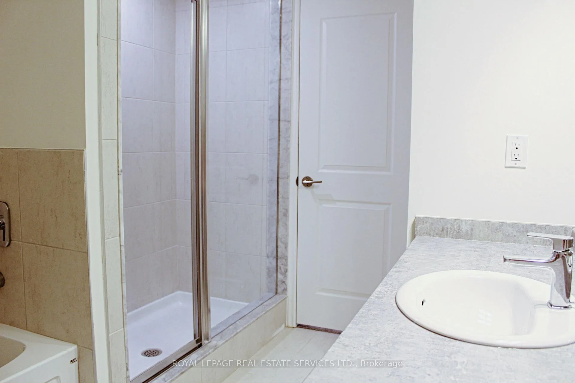 Photo 17 of 24 Copeman Avenue, Brantford — HOMEH