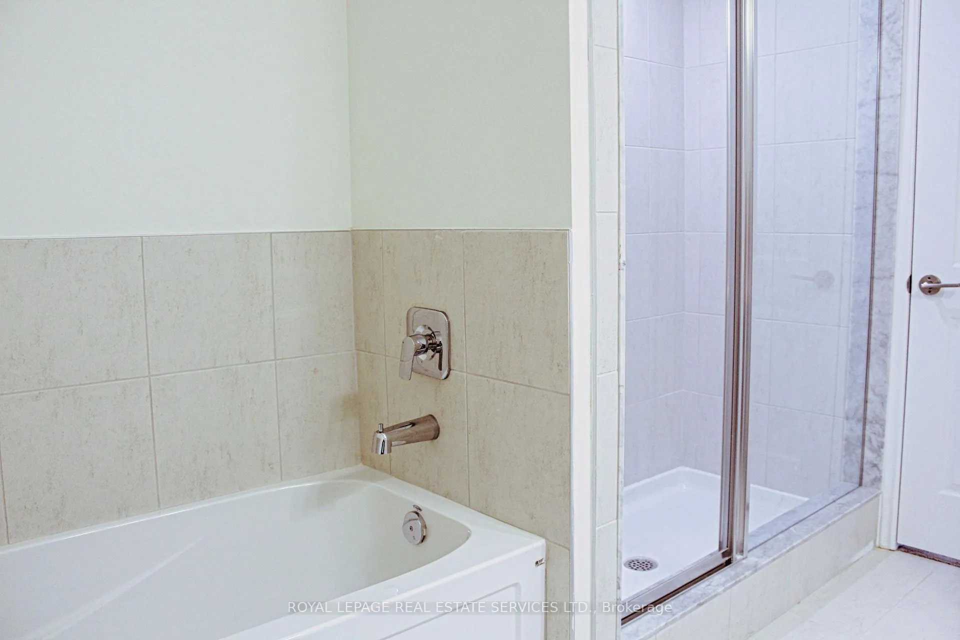 Photo 18 of 24 Copeman Avenue, Brantford — HOMEH