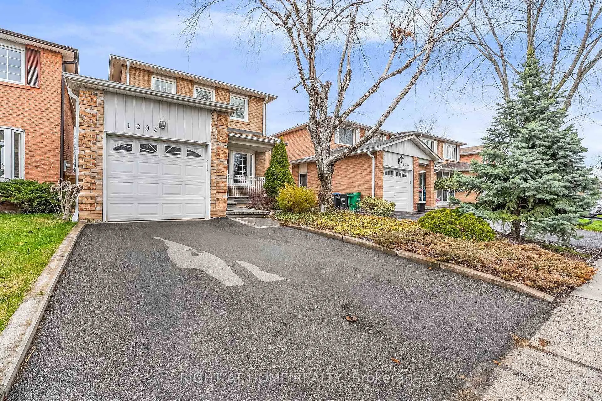 Photo 2 of 1205 Shagbark Crescent, Mississauga, Creditview — HOMEH