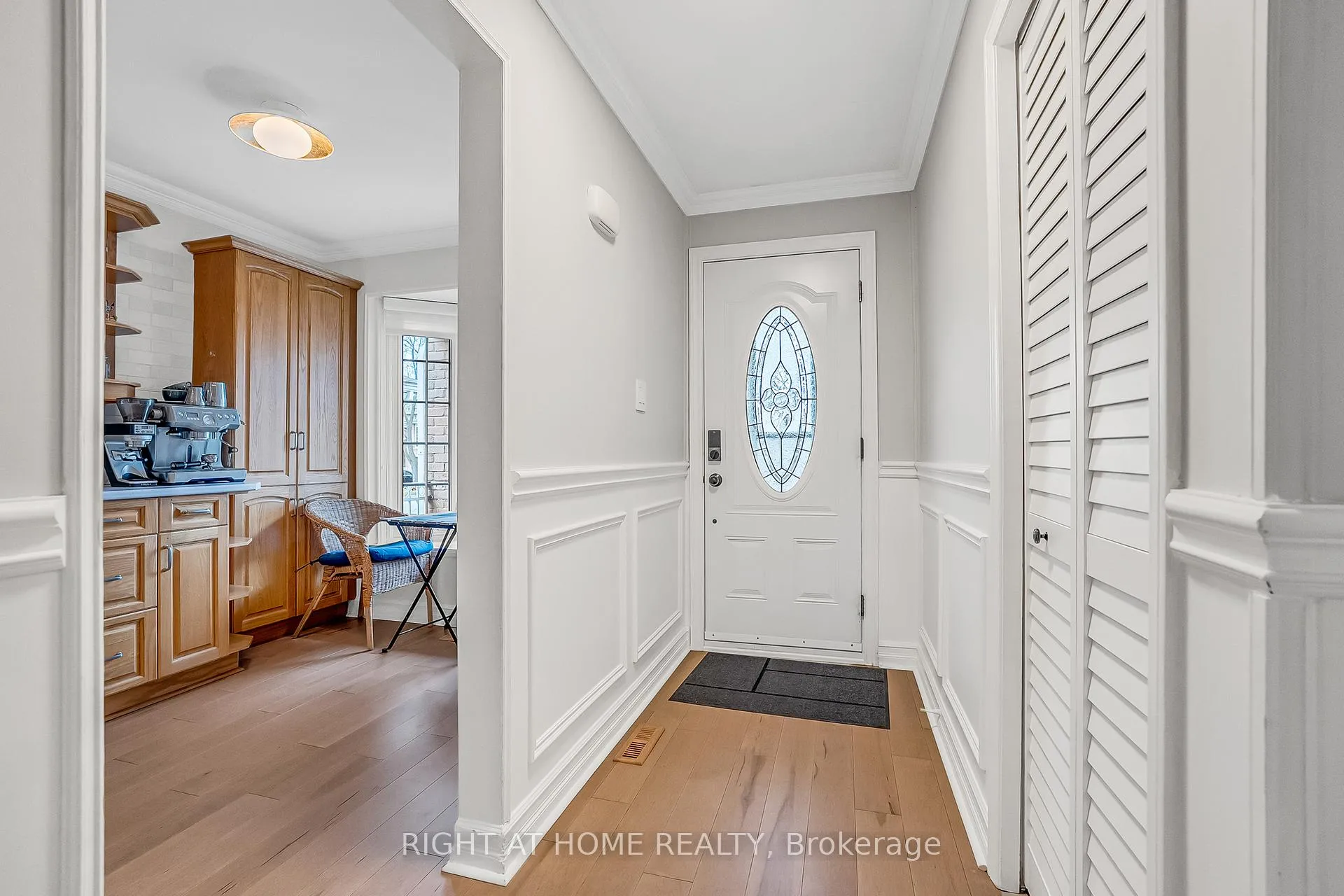 Photo 4 of 1205 Shagbark Crescent, Mississauga, Creditview — HOMEH