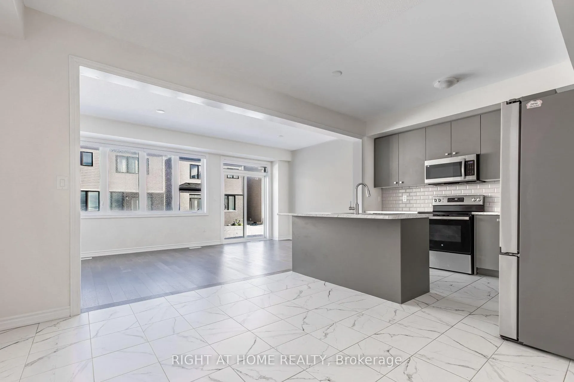 Photo 10 of 60 Concord Drive, Thorold, Rolling Meadows — HOMEH