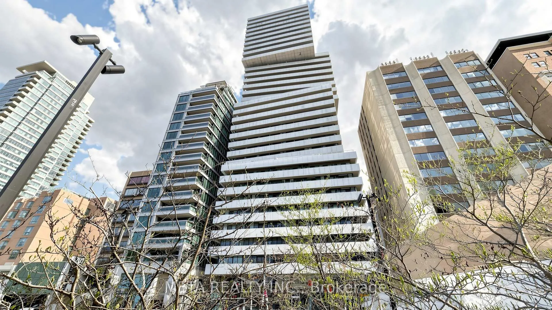 Photo 2 of Unit 2502, 200 Bloor Street W, Toronto, The Annex — HOMEH