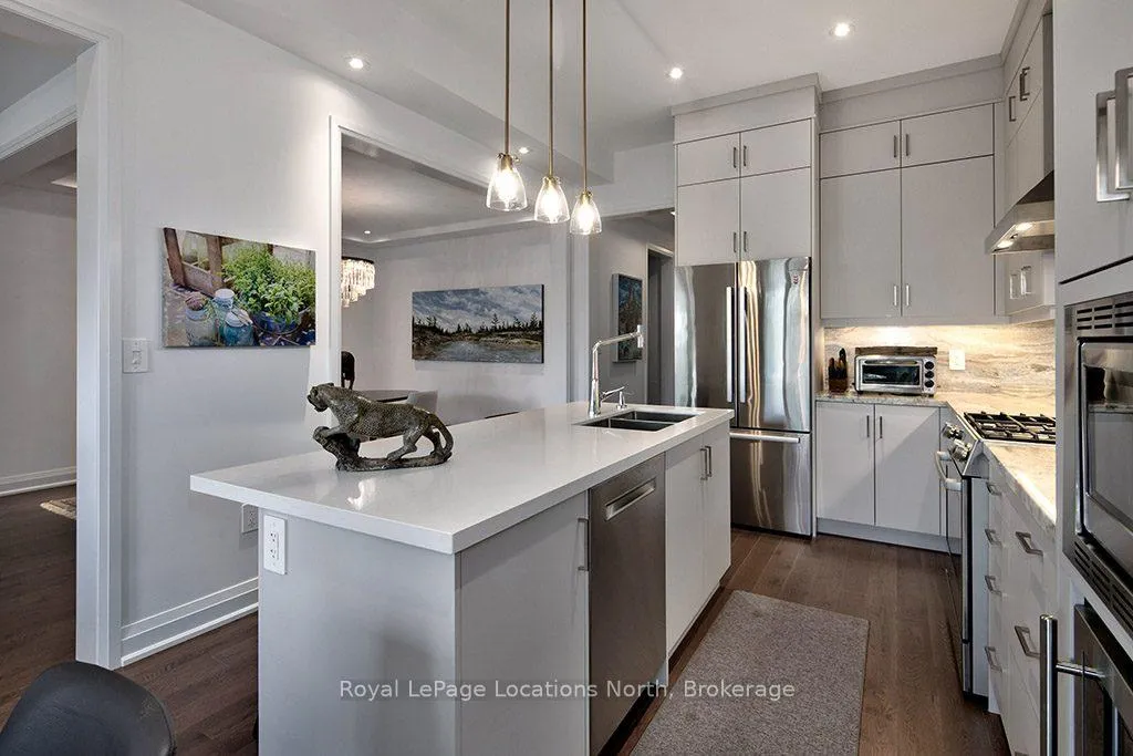 Photo 5 of Unit 6, 11 Bay Street E, Blue Mountains — HOMEH