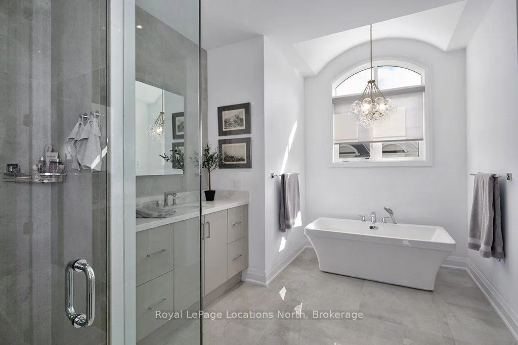 Photo 15 of Unit 6, 11 Bay Street E, Blue Mountains — HOMEH
