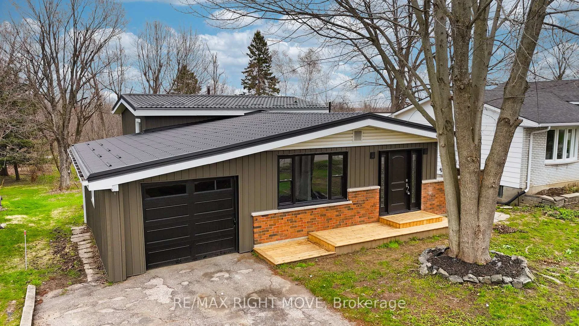Photo 2 of 406 Sundial Drive, Orillia — HOMEH