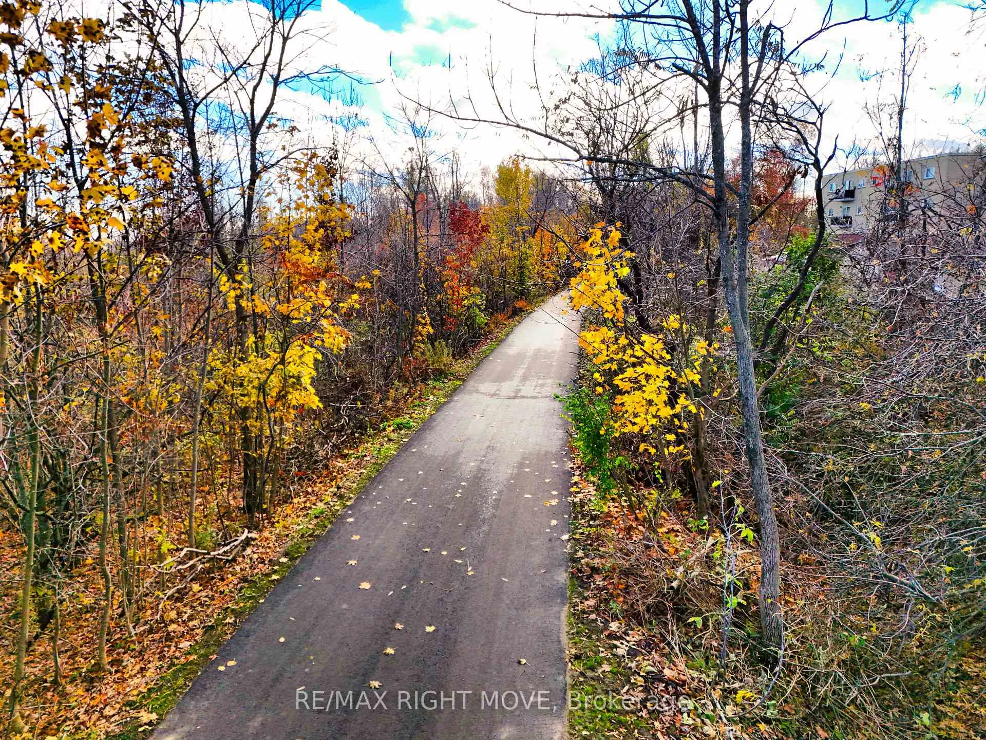 Photo 6 of 406 Sundial Drive, Orillia — HOMEH