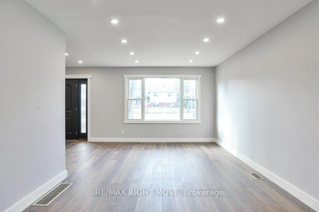 Photo 10 of 406 Sundial Drive, Orillia — HOMEH