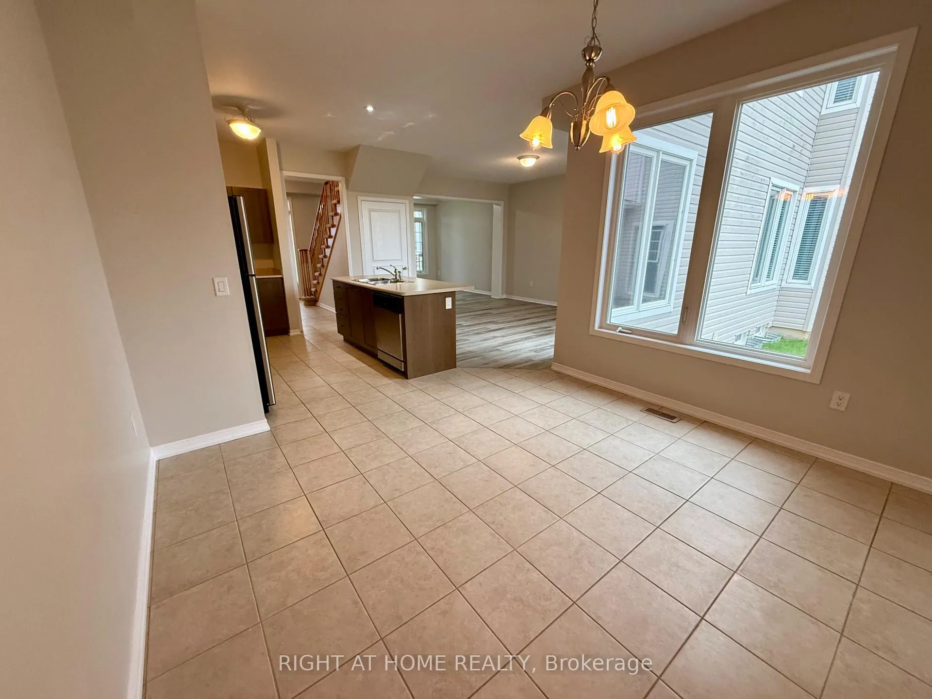 Photo 6 of 780 Carlisle Street, Cobourg — HOMEH