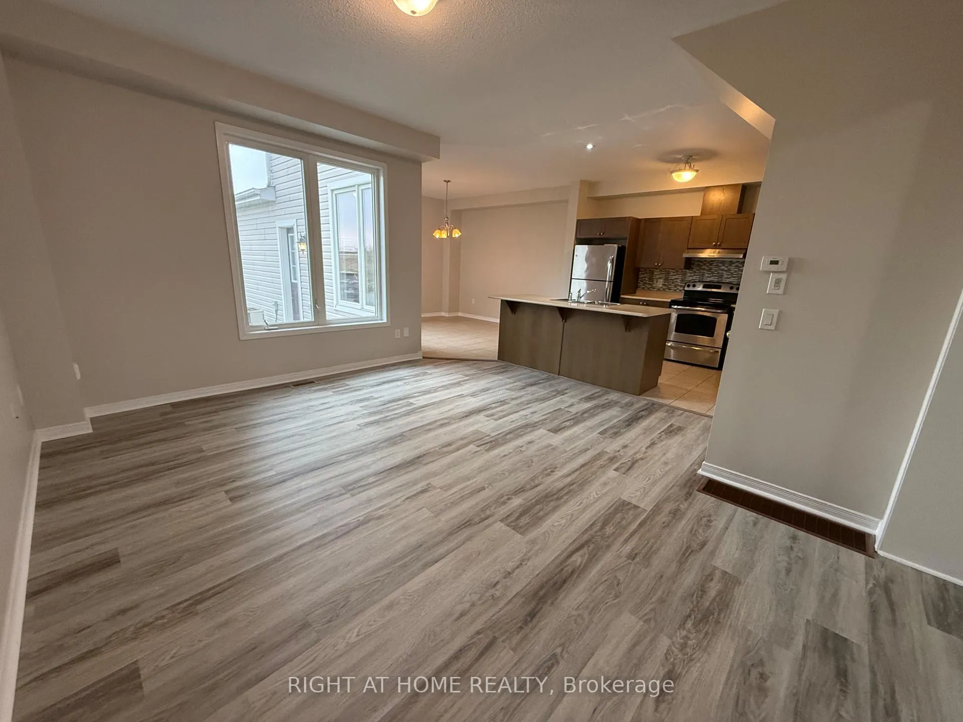 Photo 8 of 780 Carlisle Street, Cobourg — HOMEH