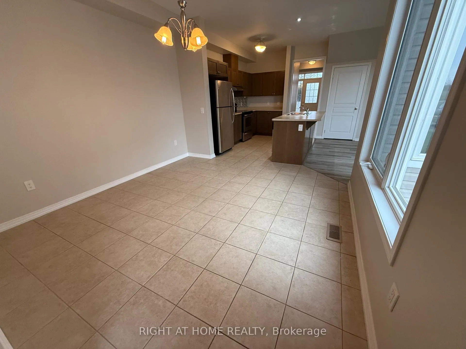 Photo 10 of 780 Carlisle Street, Cobourg — HOMEH