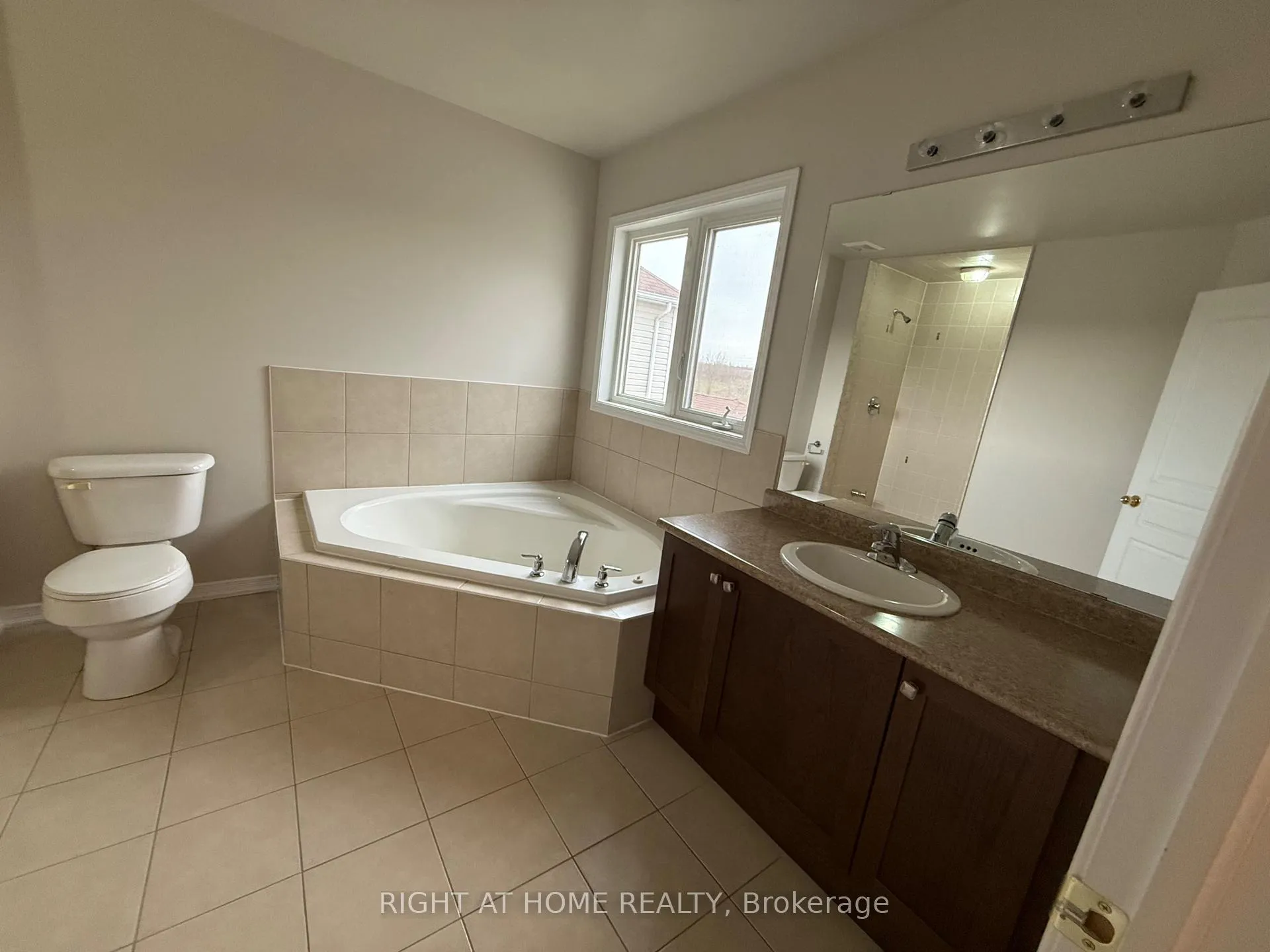 Photo 16 of 780 Carlisle Street, Cobourg — HOMEH