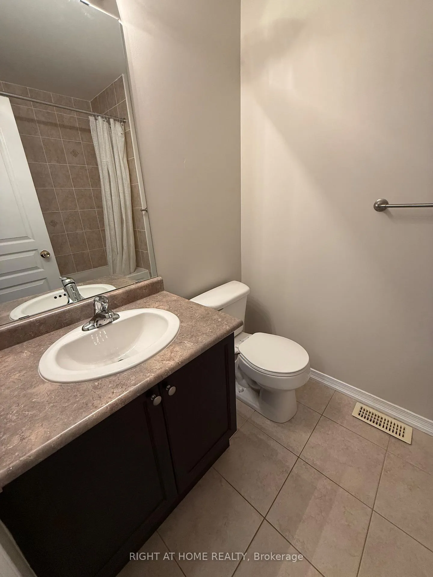 Photo 24 of 780 Carlisle Street, Cobourg — HOMEH