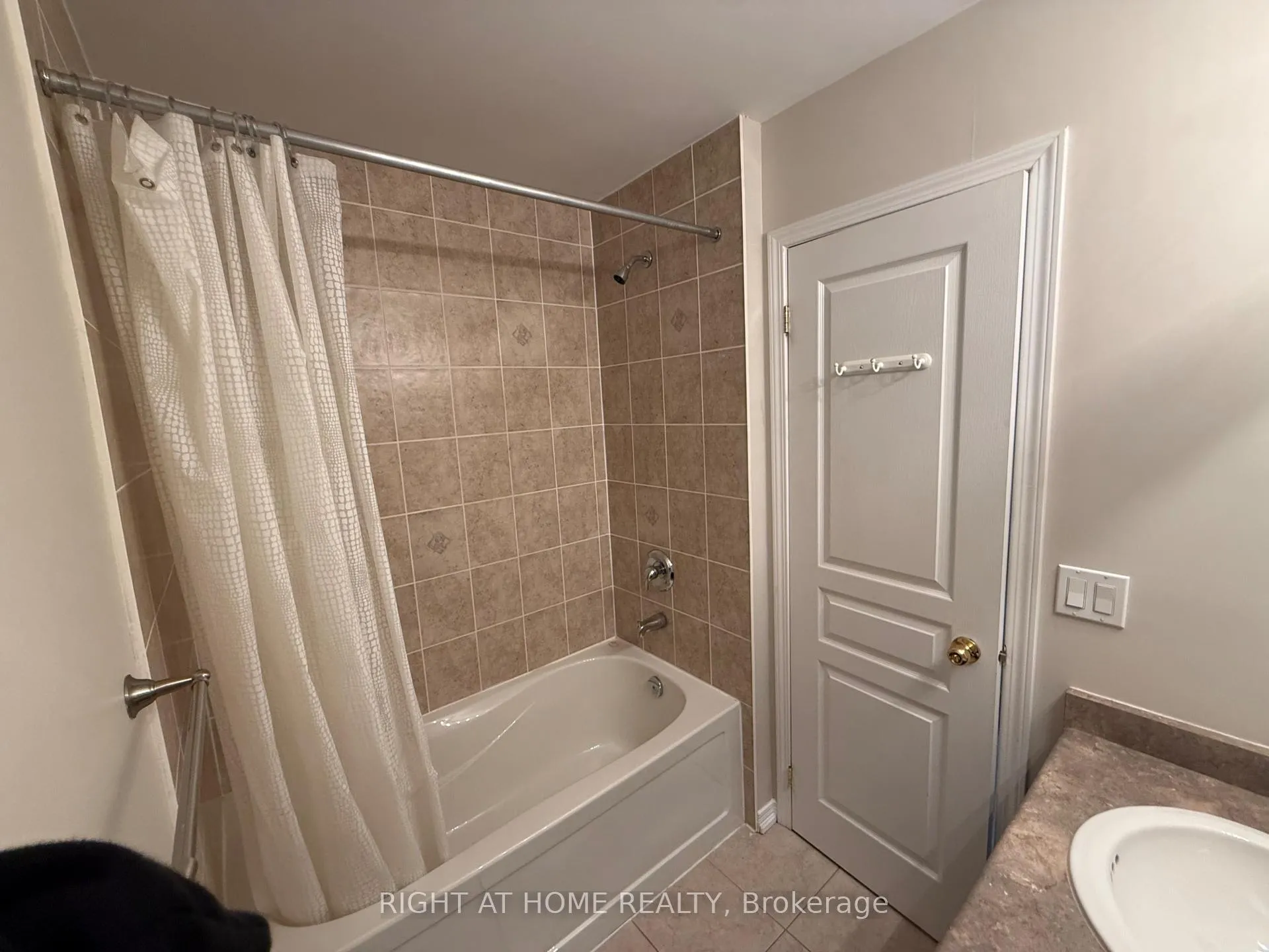 Photo 25 of 780 Carlisle Street, Cobourg — HOMEH