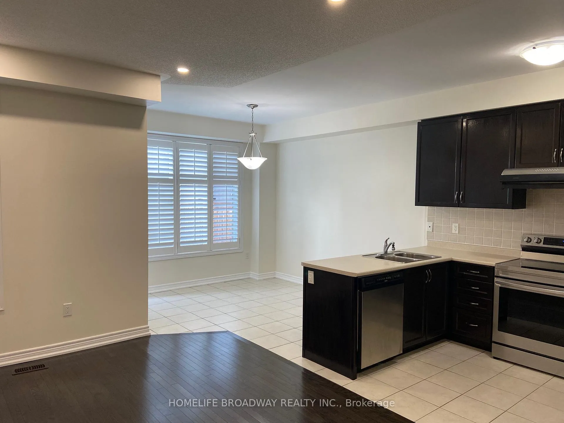 Photo 5 of 878 Castlemore Avenue, Markham, Wismer — HOMEH