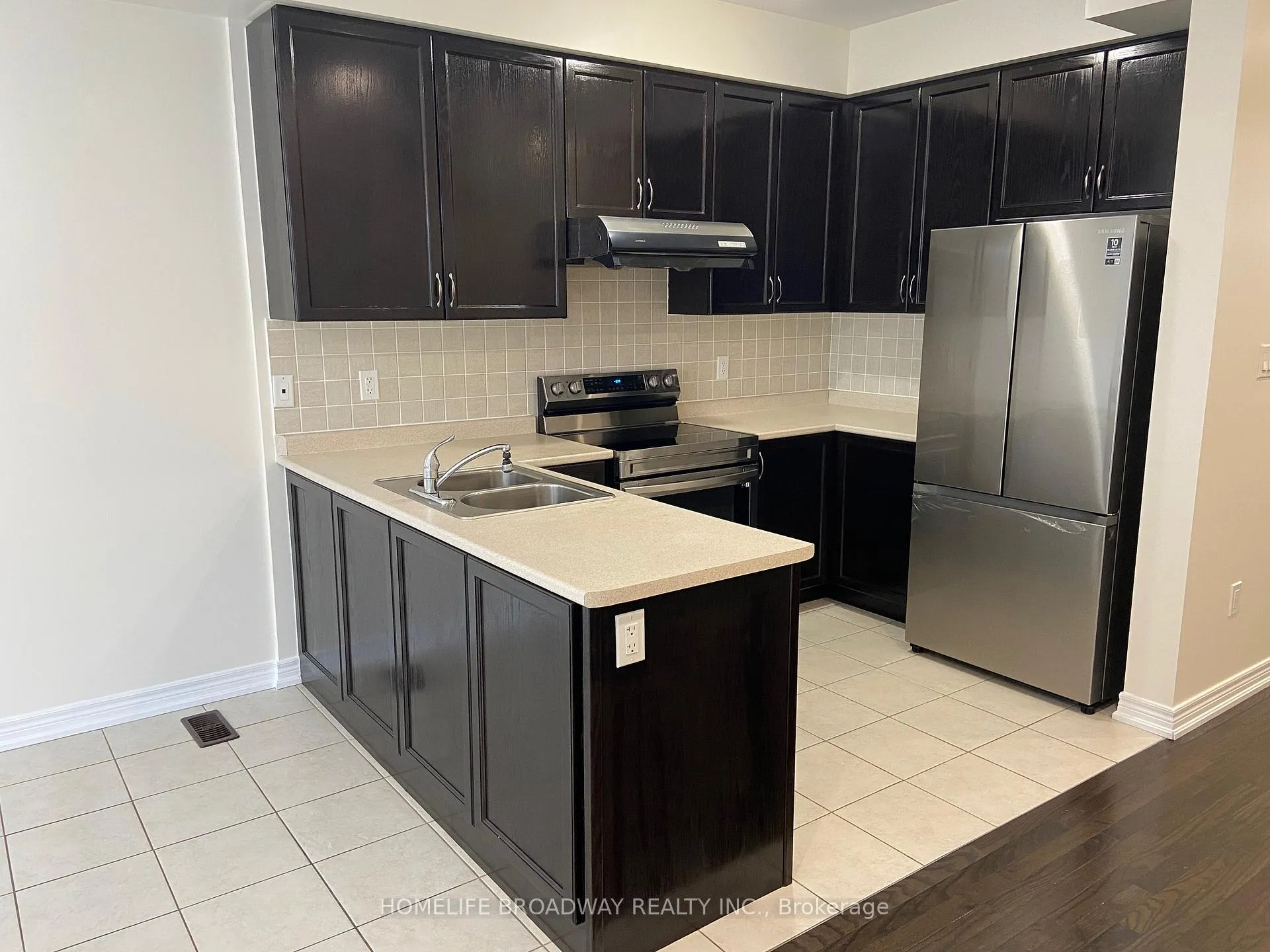 Photo 7 of 878 Castlemore Avenue, Markham, Wismer — HOMEH