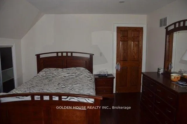 Photo 5 of 443 Broadview Avenue S, Toronto, North Riverdale — HOMEH