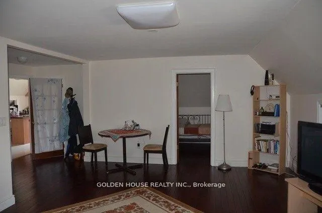 Photo 8 of 443 Broadview Avenue S, Toronto, North Riverdale — HOMEH