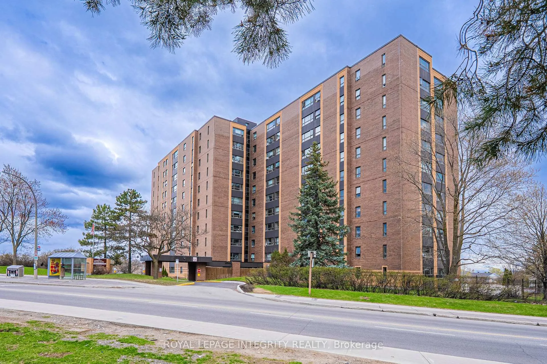 Photo 1 of Unit 806, 1356 Meadowlands Drive E, Ottawa, Borden Farm/Stewart Farm/Carleton Heights/Parkwood Hills — HOMEH